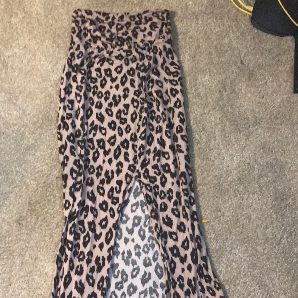 Long skirt with slit